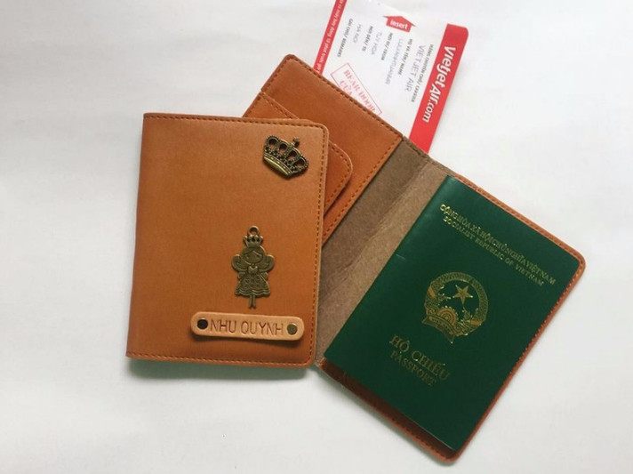 Sở hữu ngay những mẫu ví đựng passport khắc tên handmade siêu cute